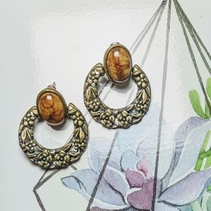 Vintage Door Knocker Style Antiqued Gold Tone Post Earrings Agate